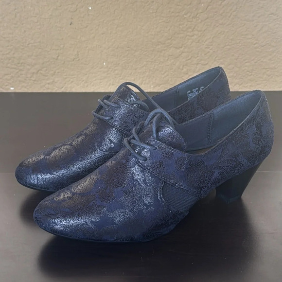 Soft Style by Hush Puppies Women's Gretel Dress Pump blue.  Size 7 - Picture 2 of 7